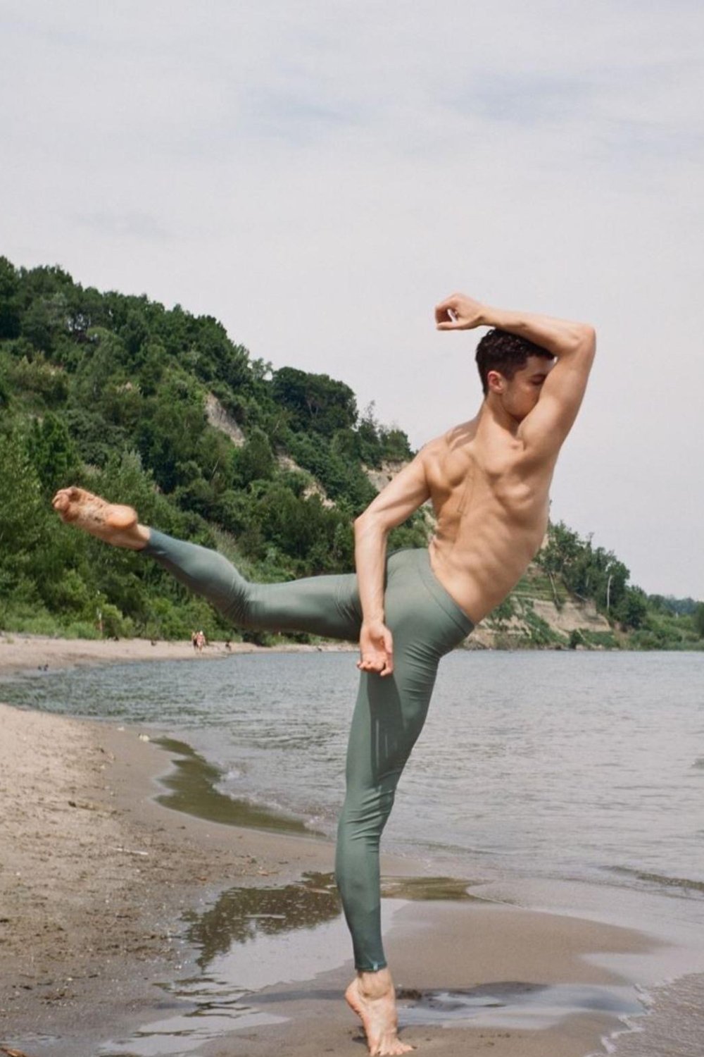 keaton leier of national ballet of canada wearing imperfect pointes mens dance tights 